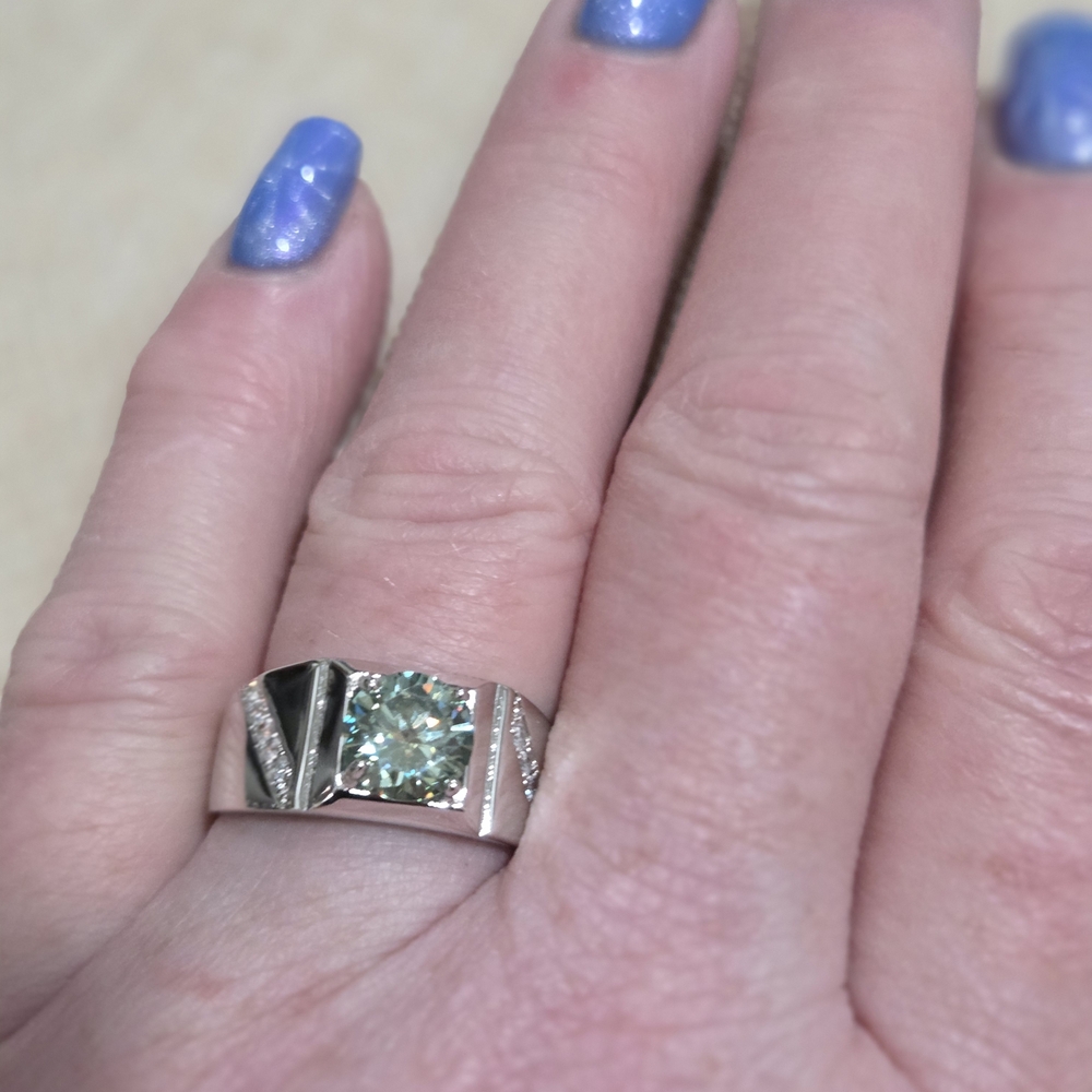 Sterling Silver Ring with Green Gemstone and Accent Stones - Picture 5 of 6
